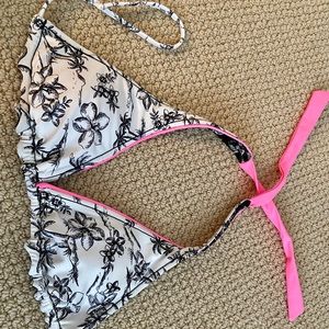 Reversible bikini top